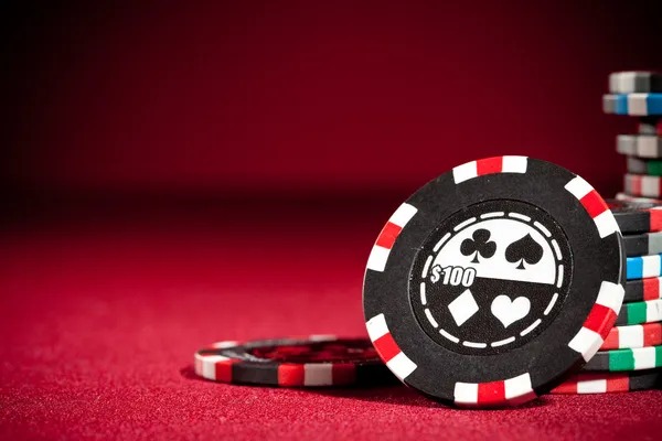 sbobetmain The Great Icescape studio with cool-toned crystalline design and live dealer at table